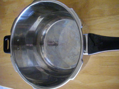圧力鍋の鍋本体